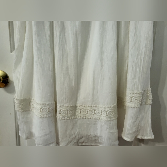 White Lace Dress - Picture 7 of 9